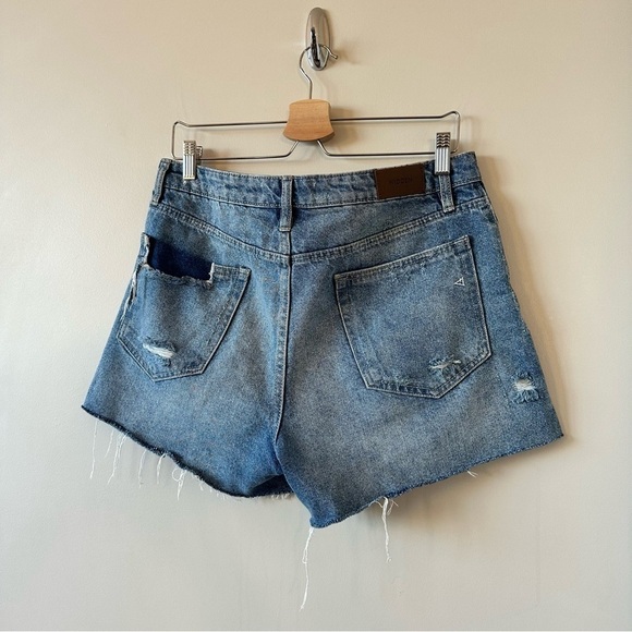 HIDDEN Heavy Fray High Rise Mom Short (Size:Large) - Picture 6 of 11